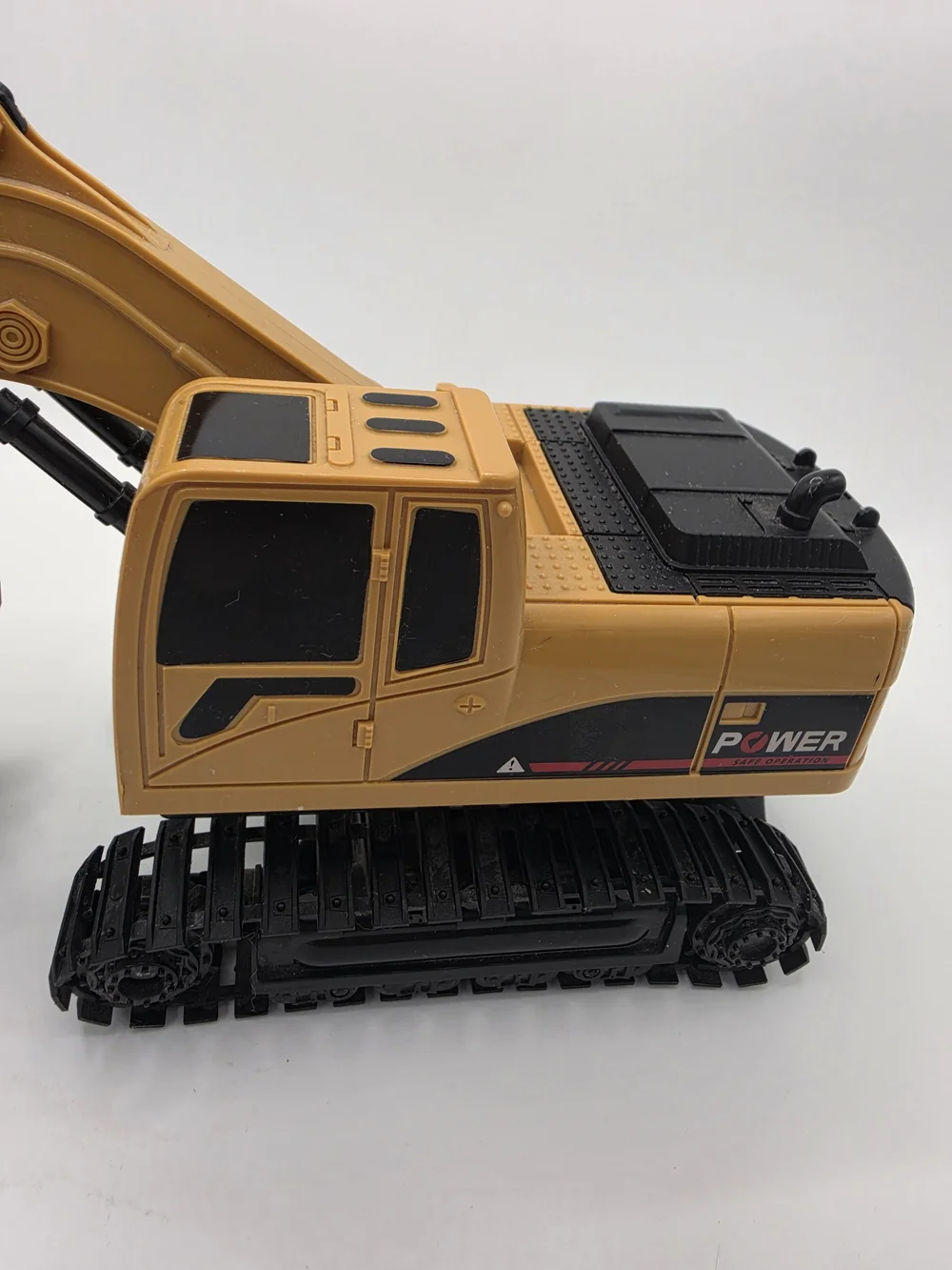 Power Professional RC Excavator With Movable Arm And Bucket Rubber Track Tires